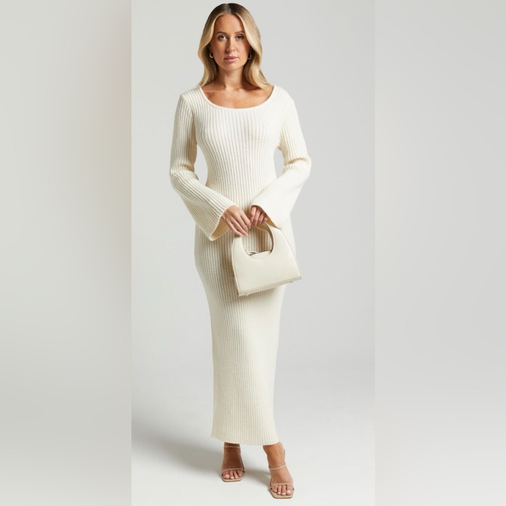 Knitted long sleeve dress